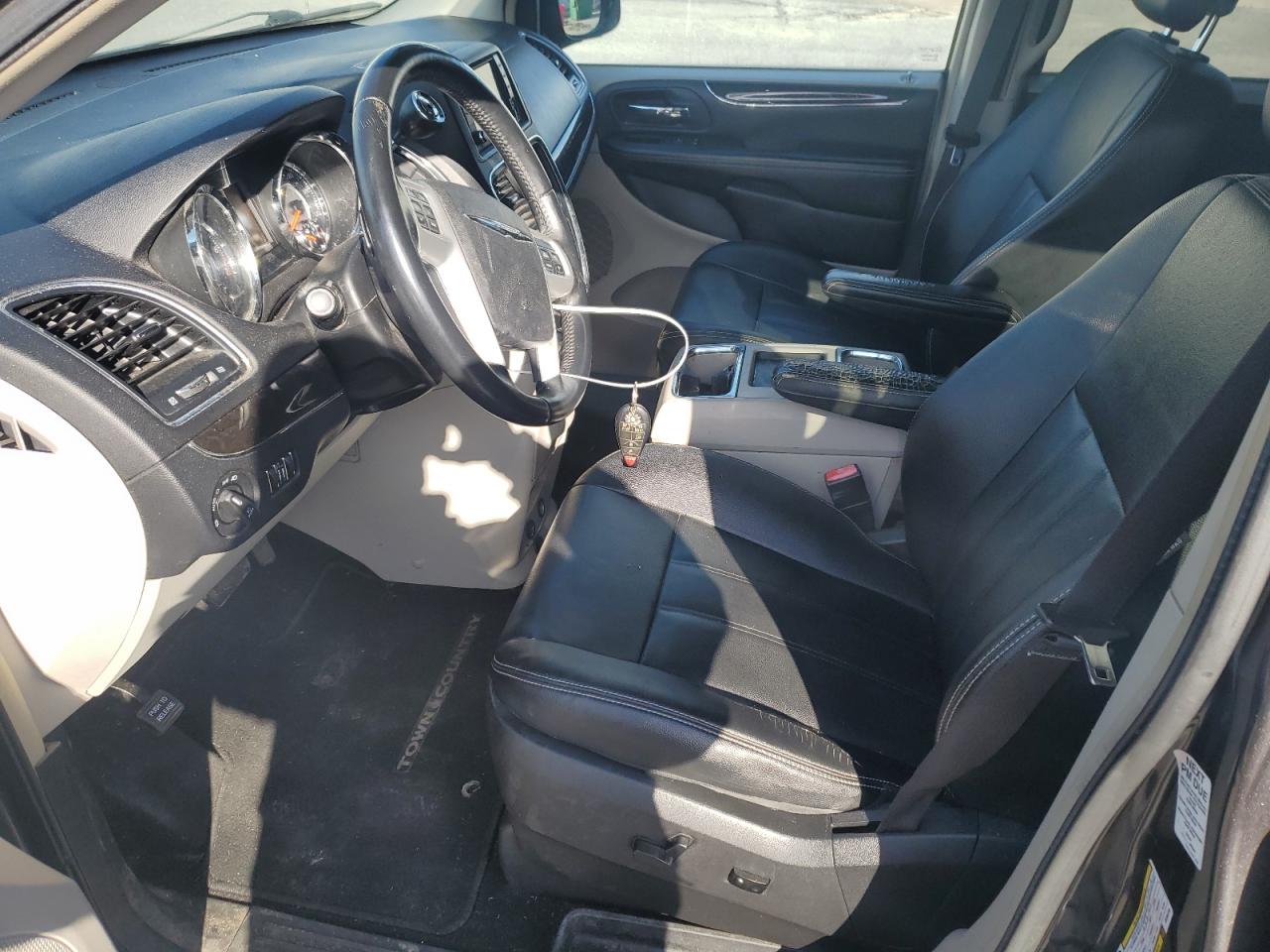 2016 Chrysler Town & Country Touring VIN: 2C4RC1BG2GR280759 Lot: 45322325