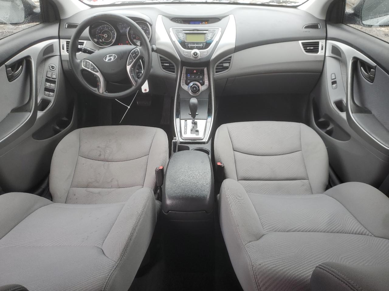 2013 Hyundai Elantra - Image 8