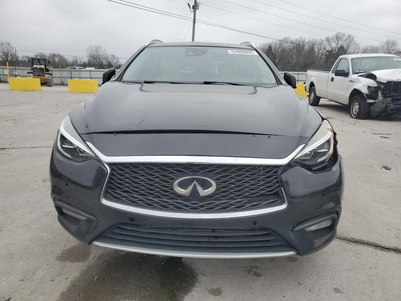 2017 Infiniti QX30 - Image 5