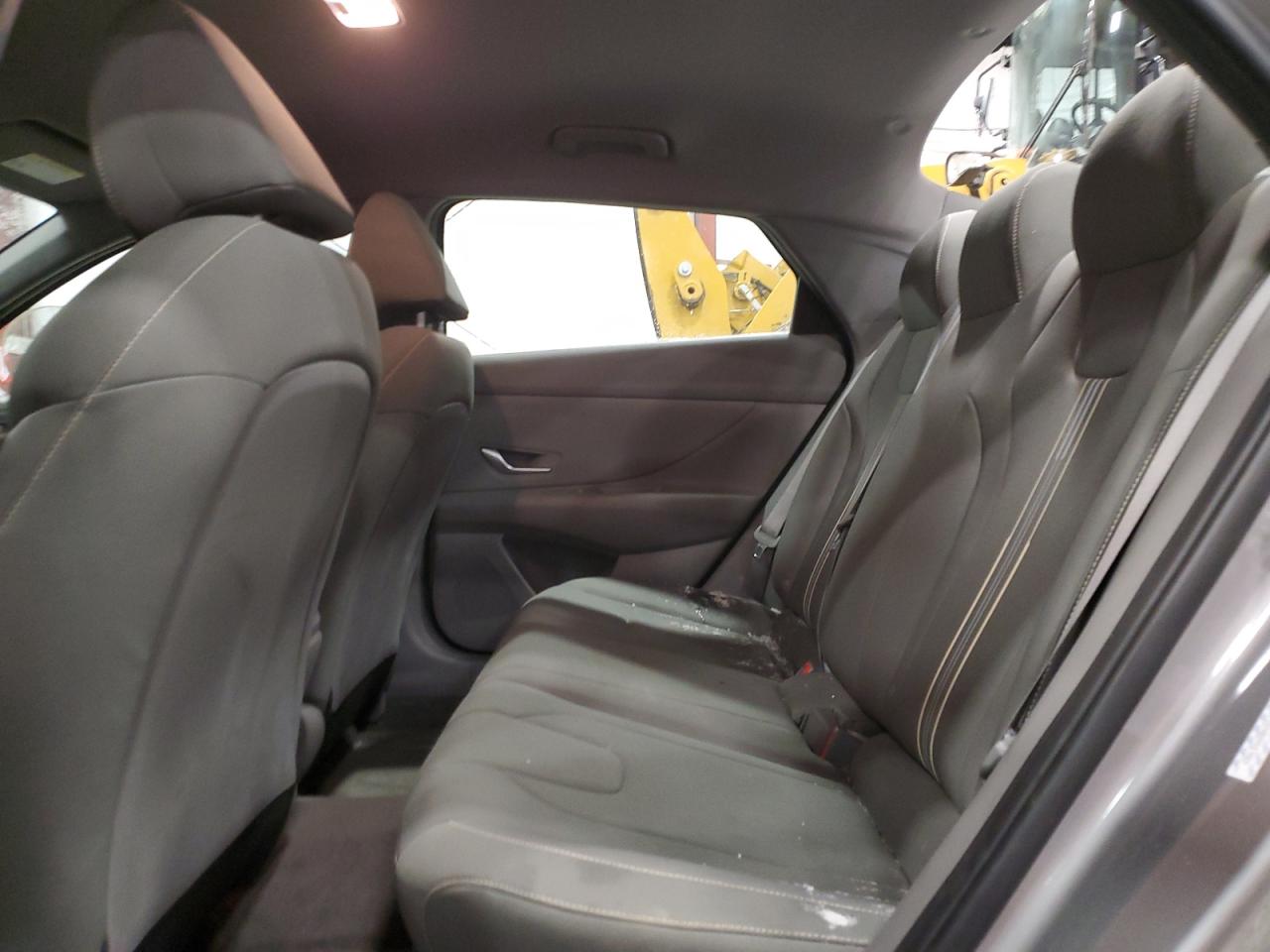 2023 Hyundai Elantra - Image 10