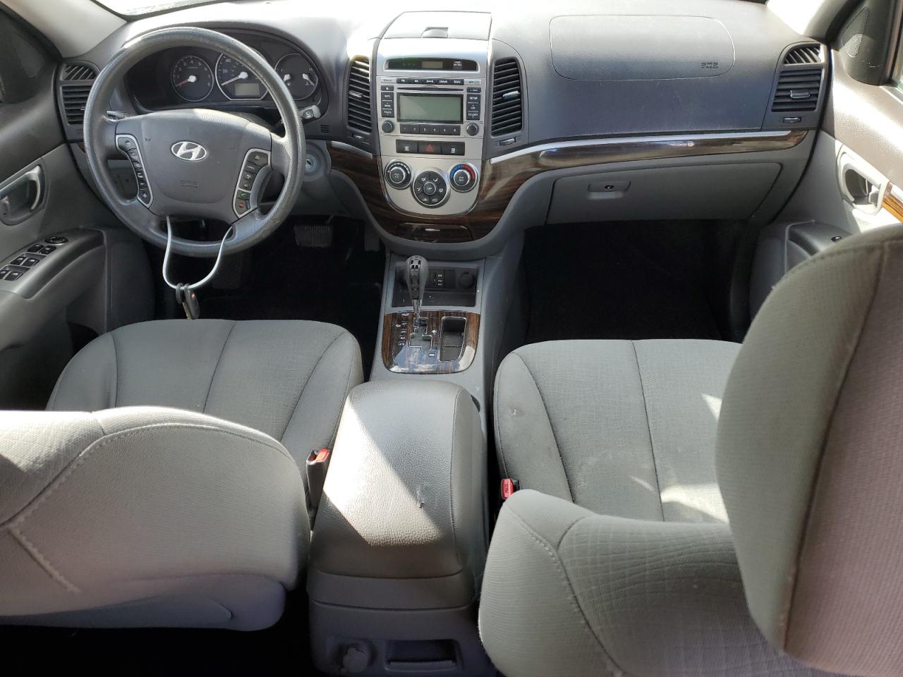 2012 Hyundai Santa Fe - Image 8