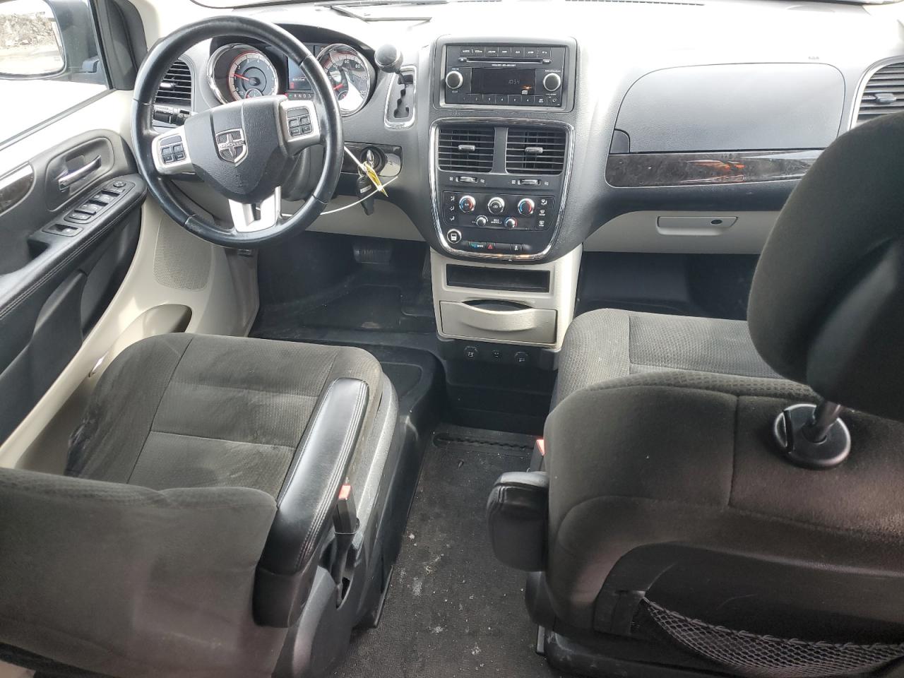 2015 Dodge Caravan - Image 8