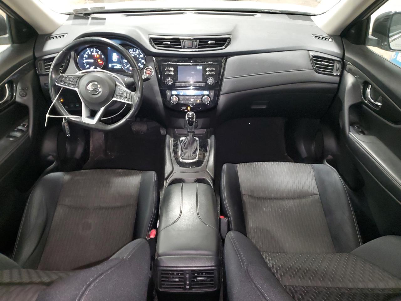 2017 Nissan Rogue - Image 8
