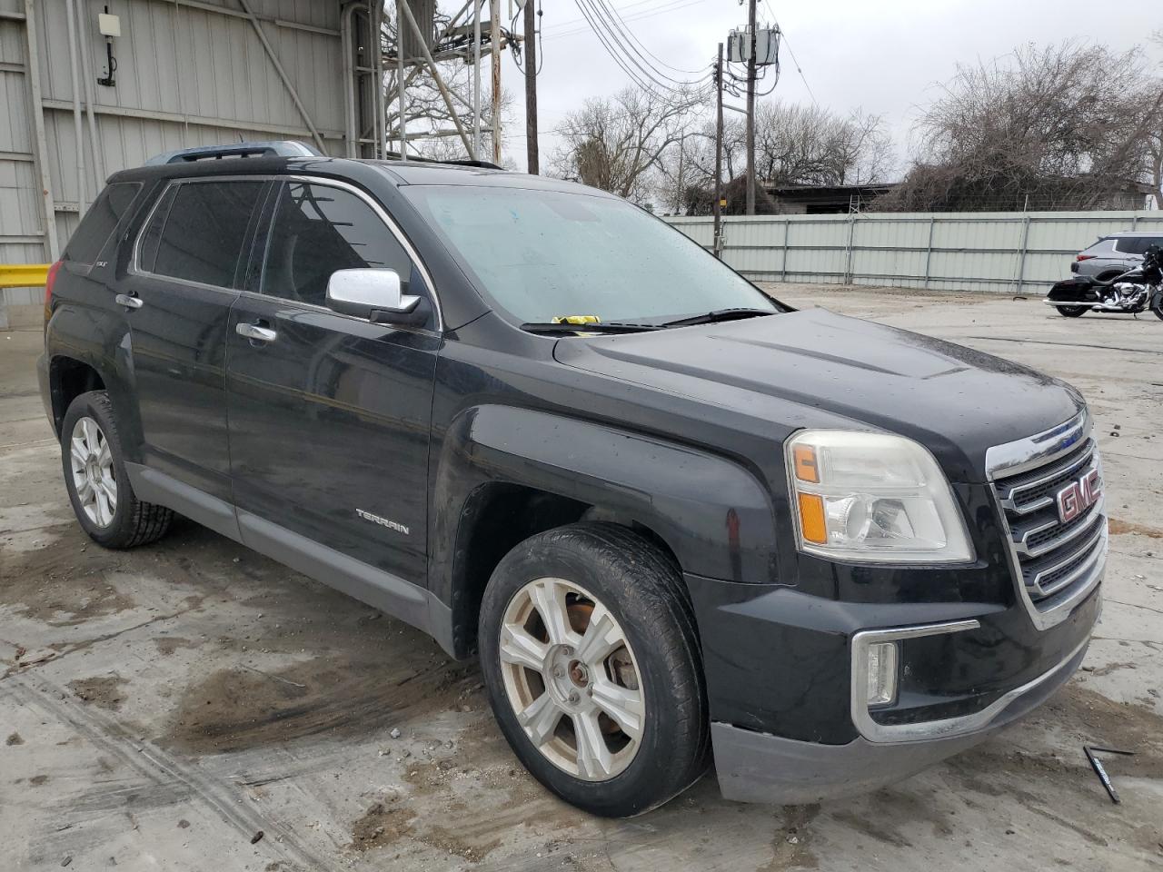 2017 GMC Terrain - Image 4