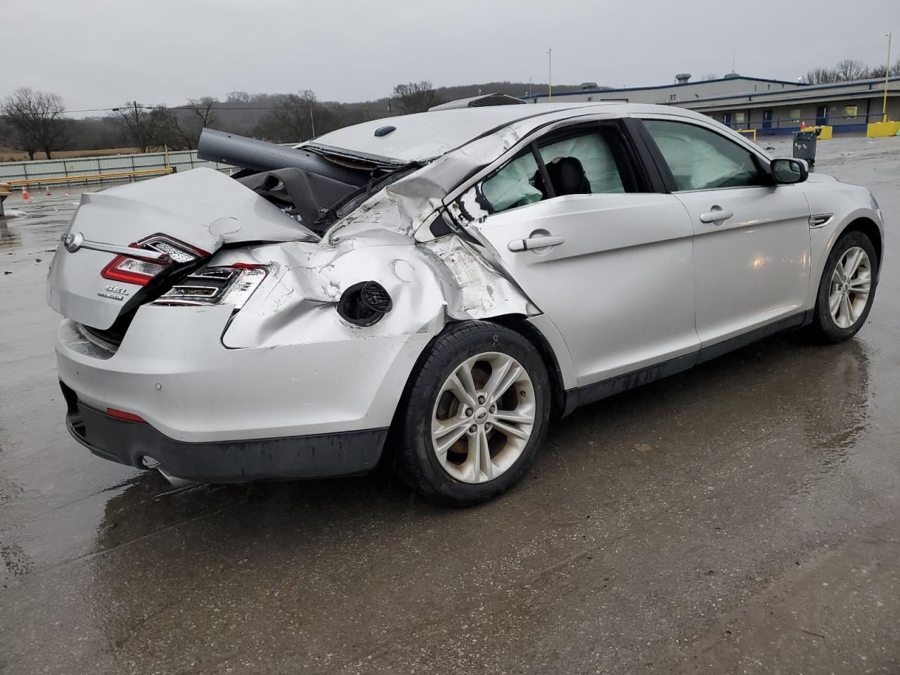 2016 Ford Taurus - Image 3