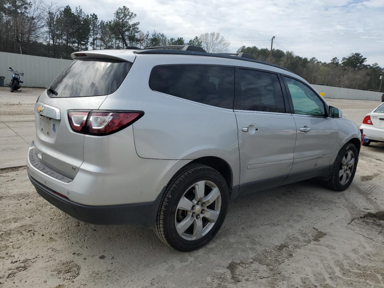 2017 Chevrolet Traverse - Image 3