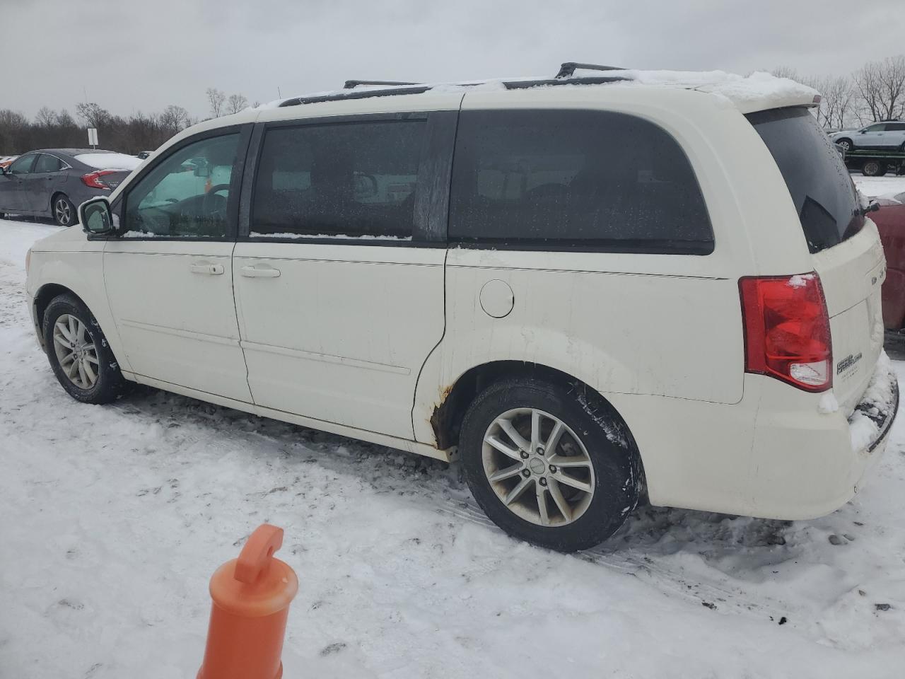 2013 Dodge Caravan - Image 2