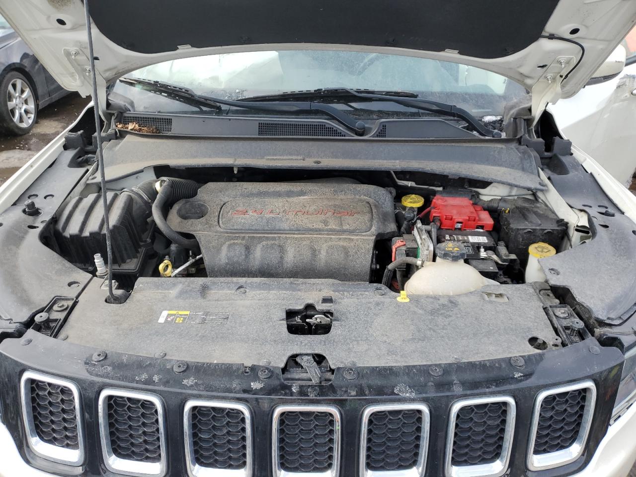 2019 Jeep Compass - Image 13
