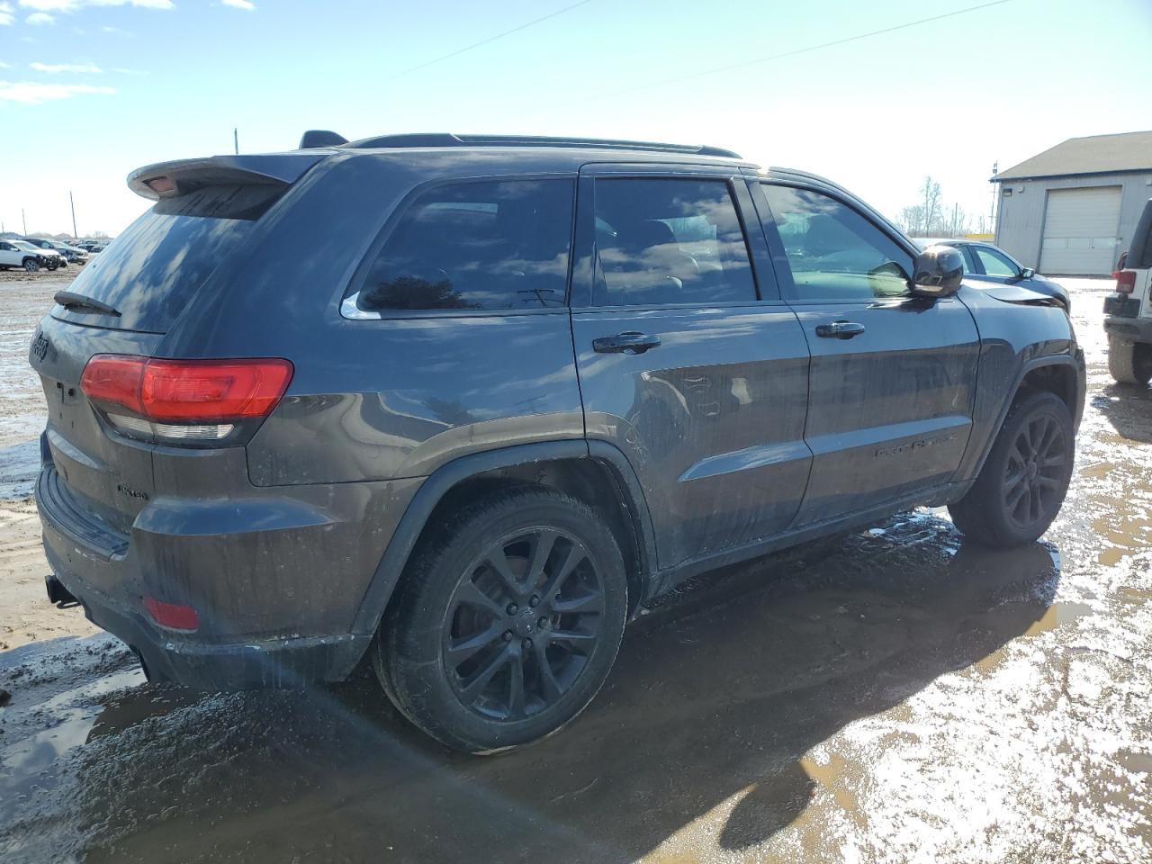 2017 Jeep Grand Cherokee - Image 3