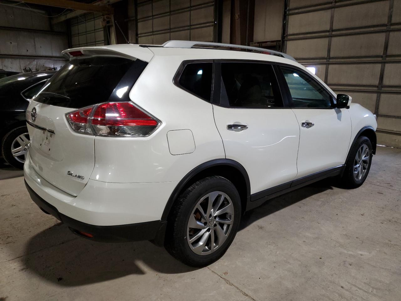 2015 Nissan Rogue - Image 3