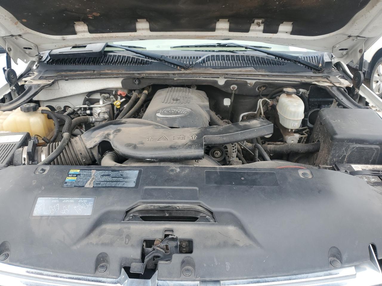 2004 Chevrolet Tahoe - Image 12