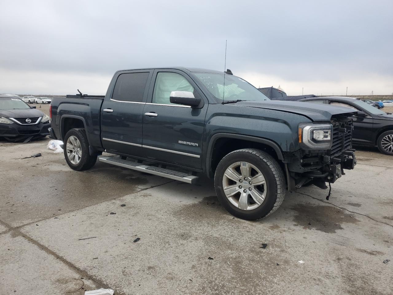 2017 GMC Sierra - Image 4