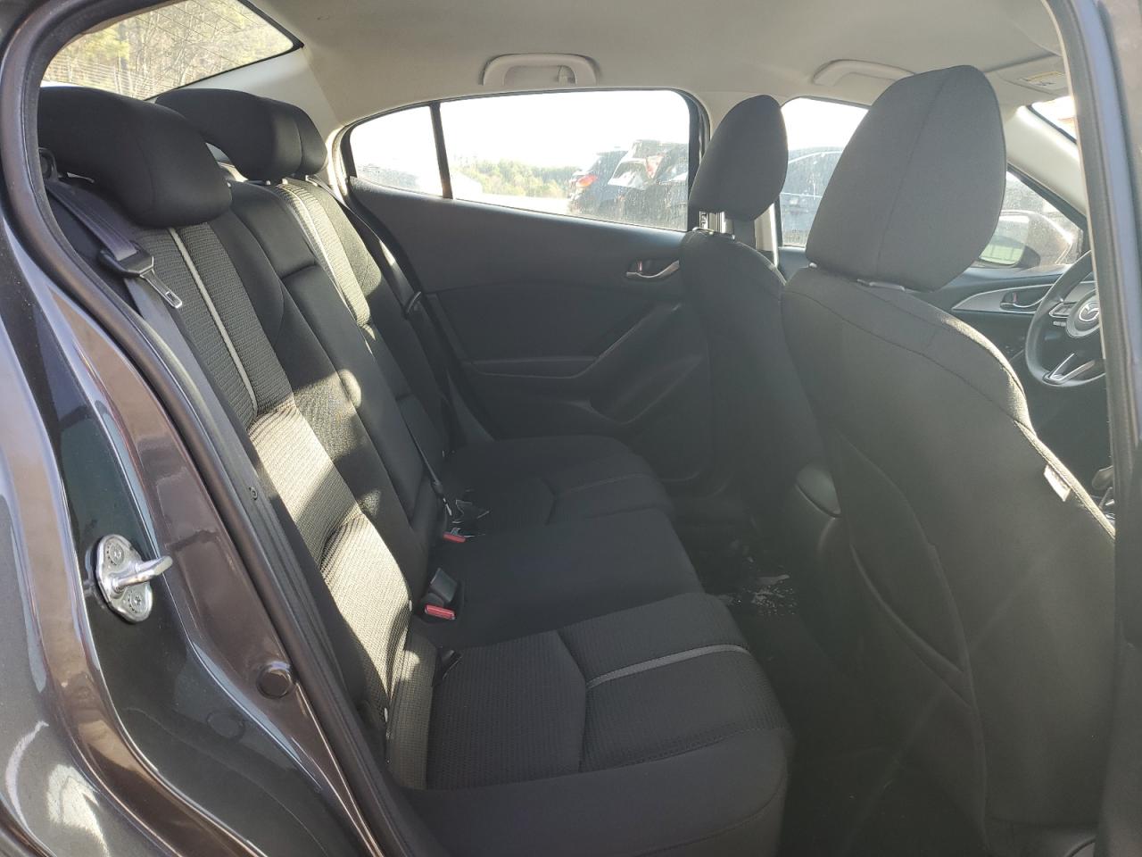 2018 Mazda 3 - Image 10