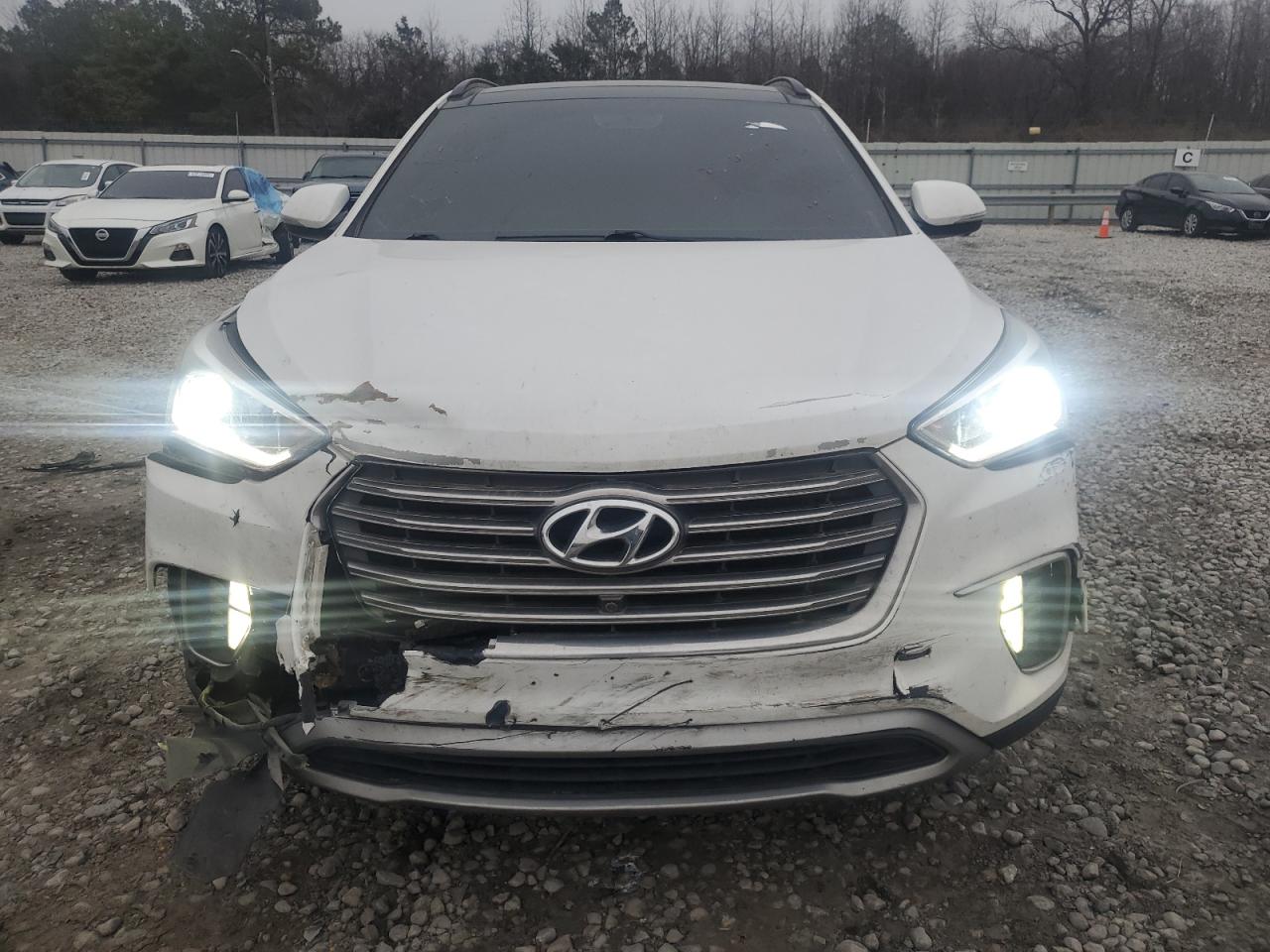 2017 Hyundai Santa Fe - Image 5