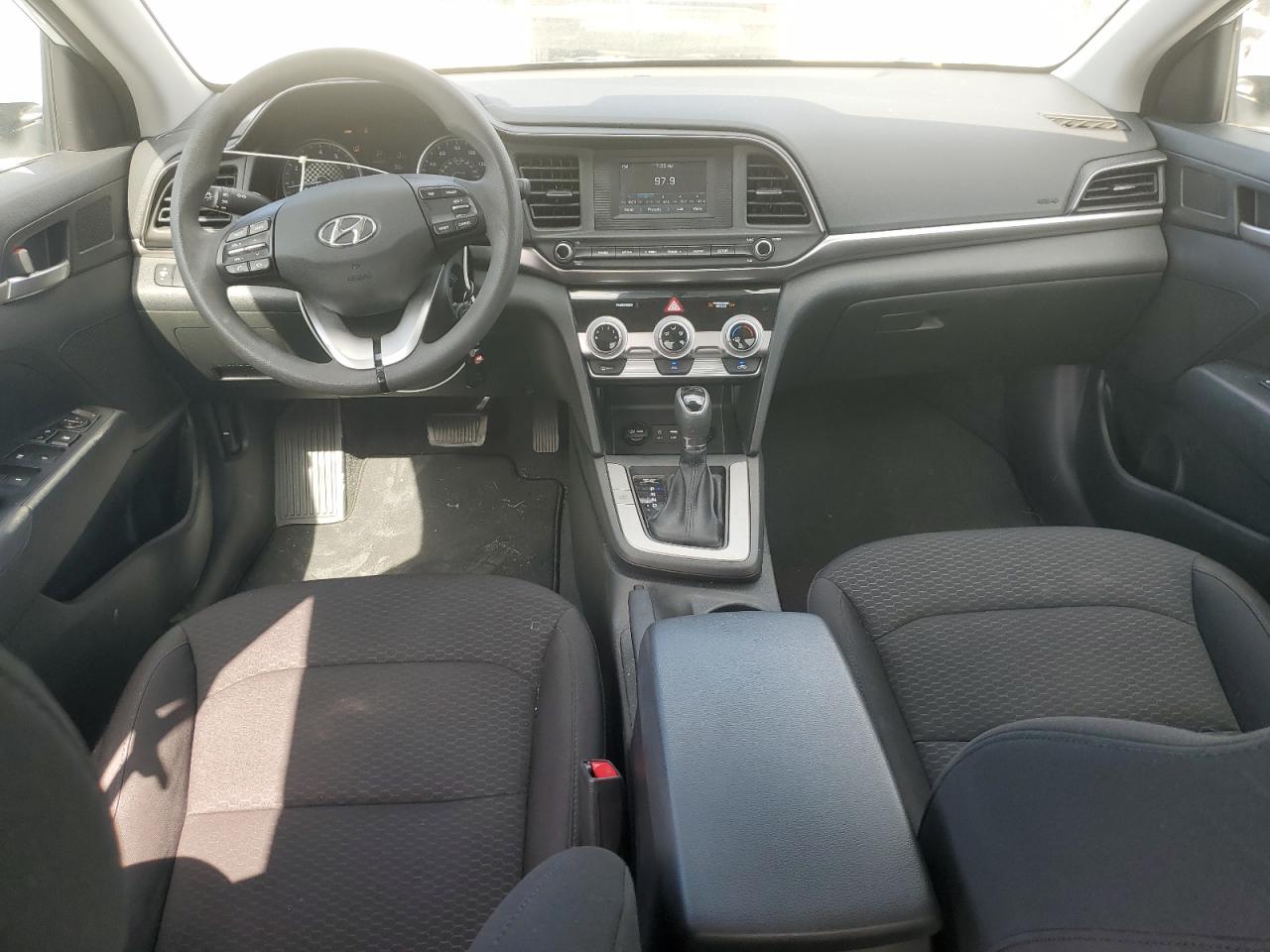 2019 Hyundai Elantra - Image 8