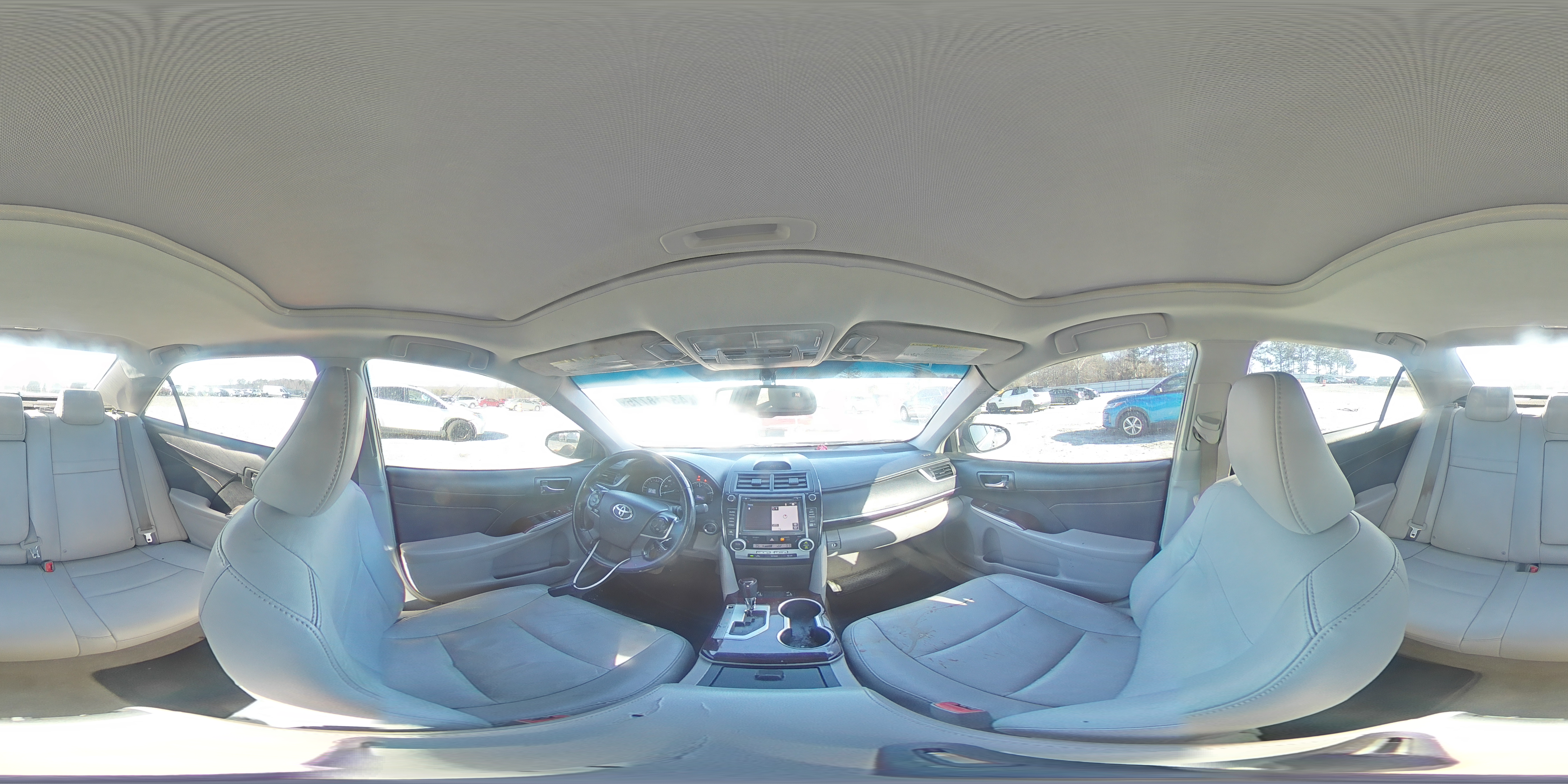 2014 Toyota Camry - Image 13