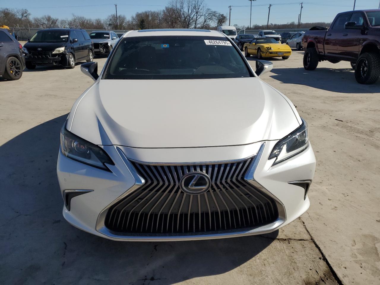2019 Lexus ES - Image 5