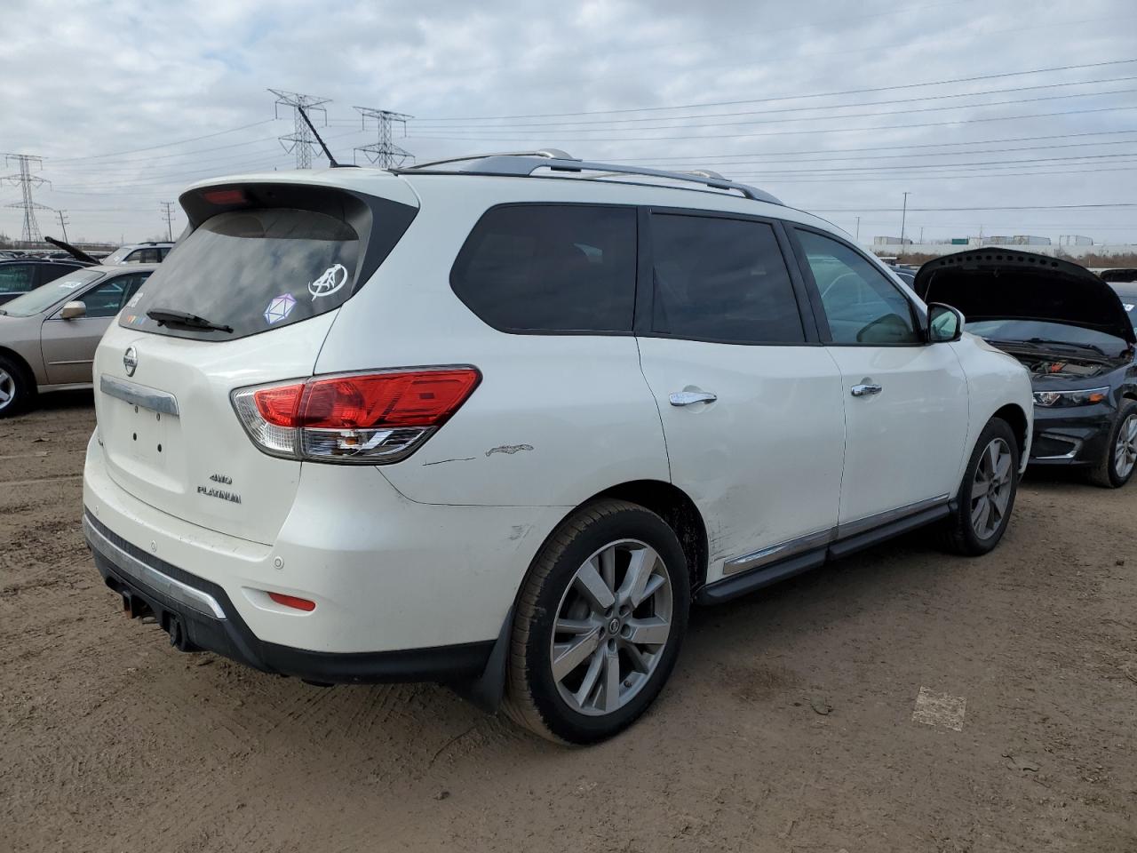 2015 Nissan Pathfinder - Image 3