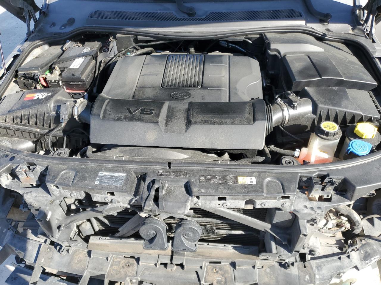 2011 Land Rover Range Rover - Image 12