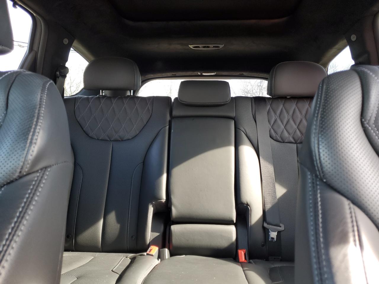 2022 Hyundai Santa Fe - Image 10