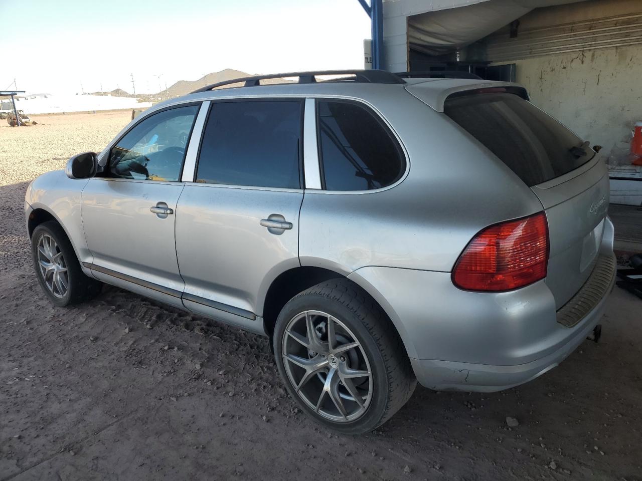 2005 Porsche Cayenne - Image 2