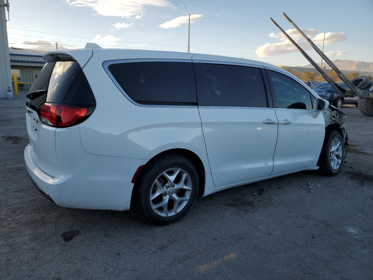 2020 Chrysler Pacifica - Image 3
