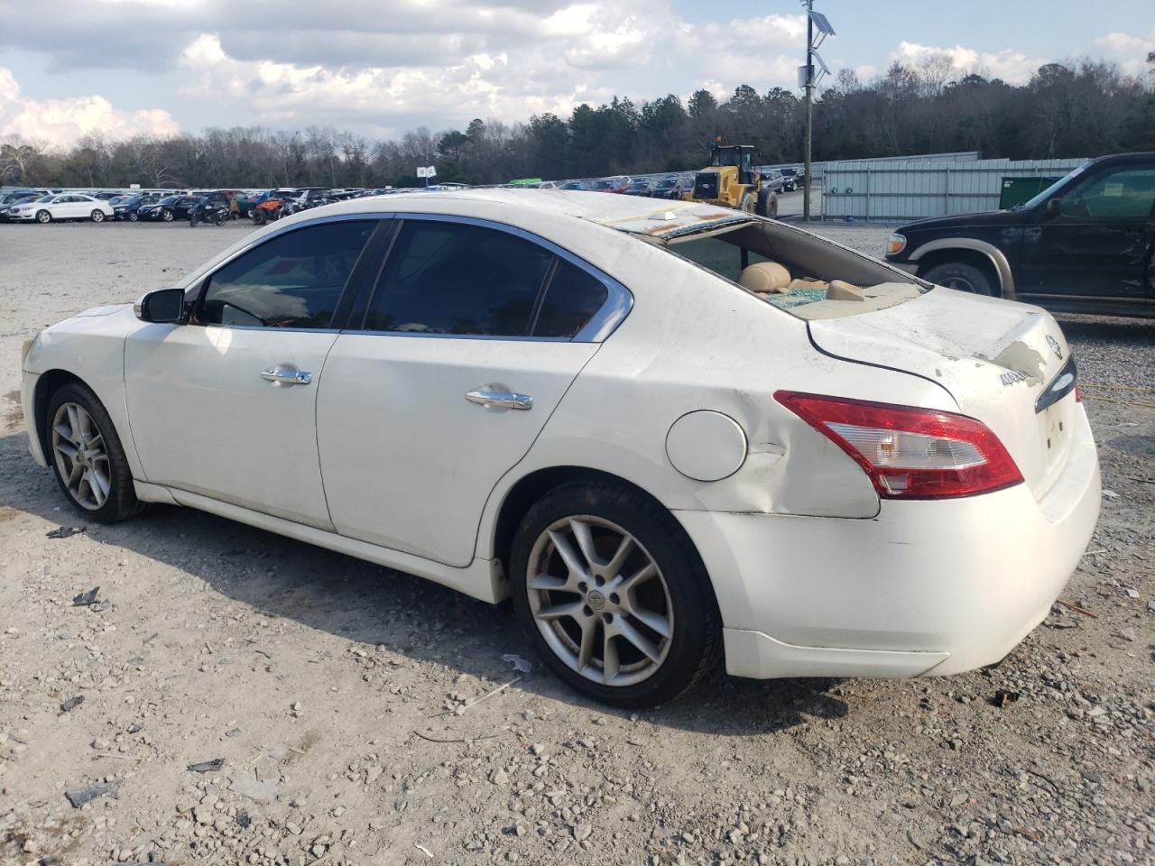 2009 Nissan Maxima - Image 2