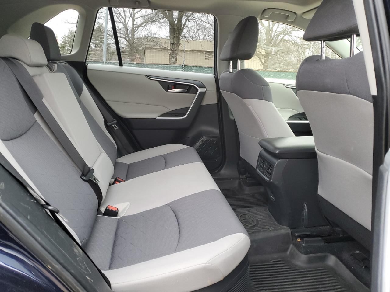 2022 Toyota RAV 4 - Image 11