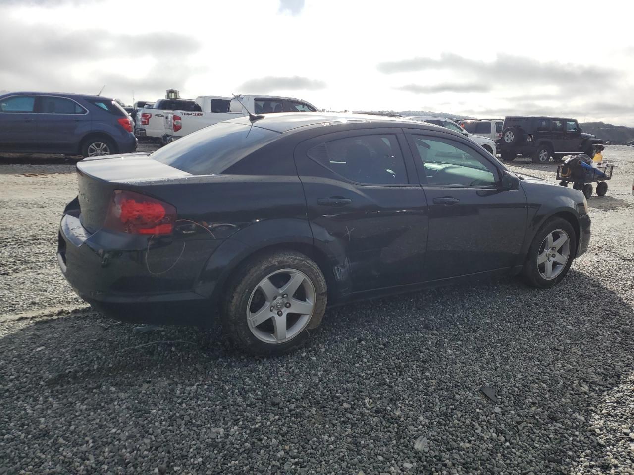 2012 Dodge Avenger - Image 3