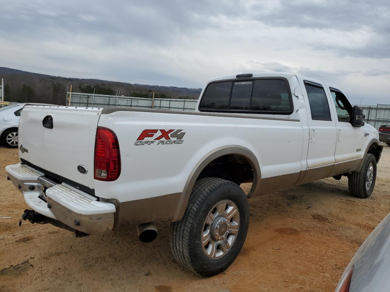 2005 Ford F350 - Image 3