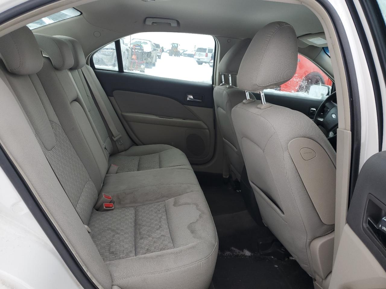 2010 Ford Fusion - Image 10