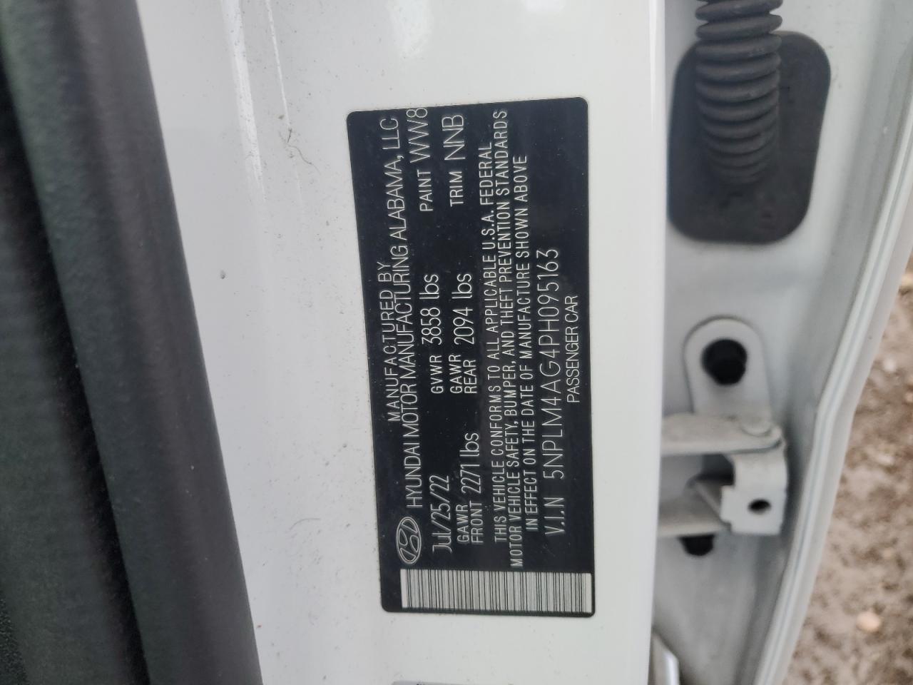 2023 Hyundai Elantra - Image 15