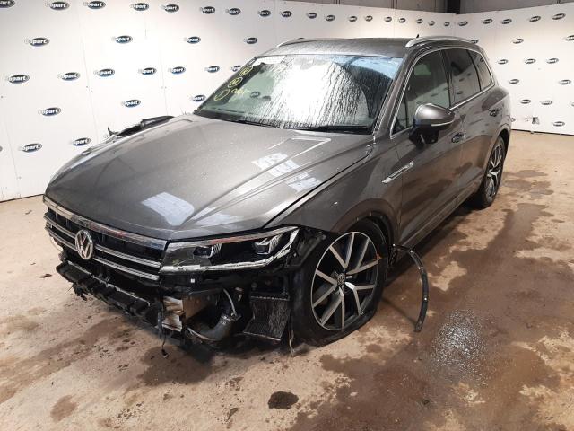 2019 VOLKSWAGEN TOUAREG V6 for sale at Copart WOLVERHAMPTON