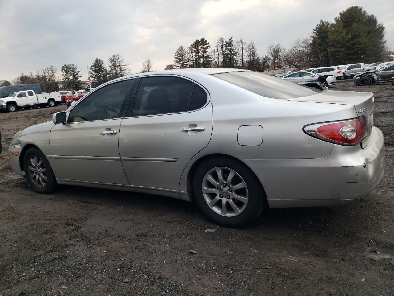 2002 Lexus ES - Image 2
