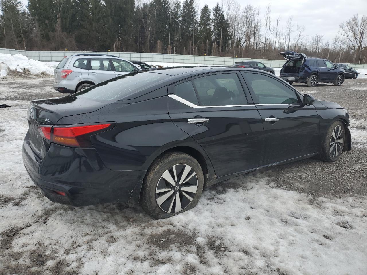 2019 Nissan Altima - Image 3