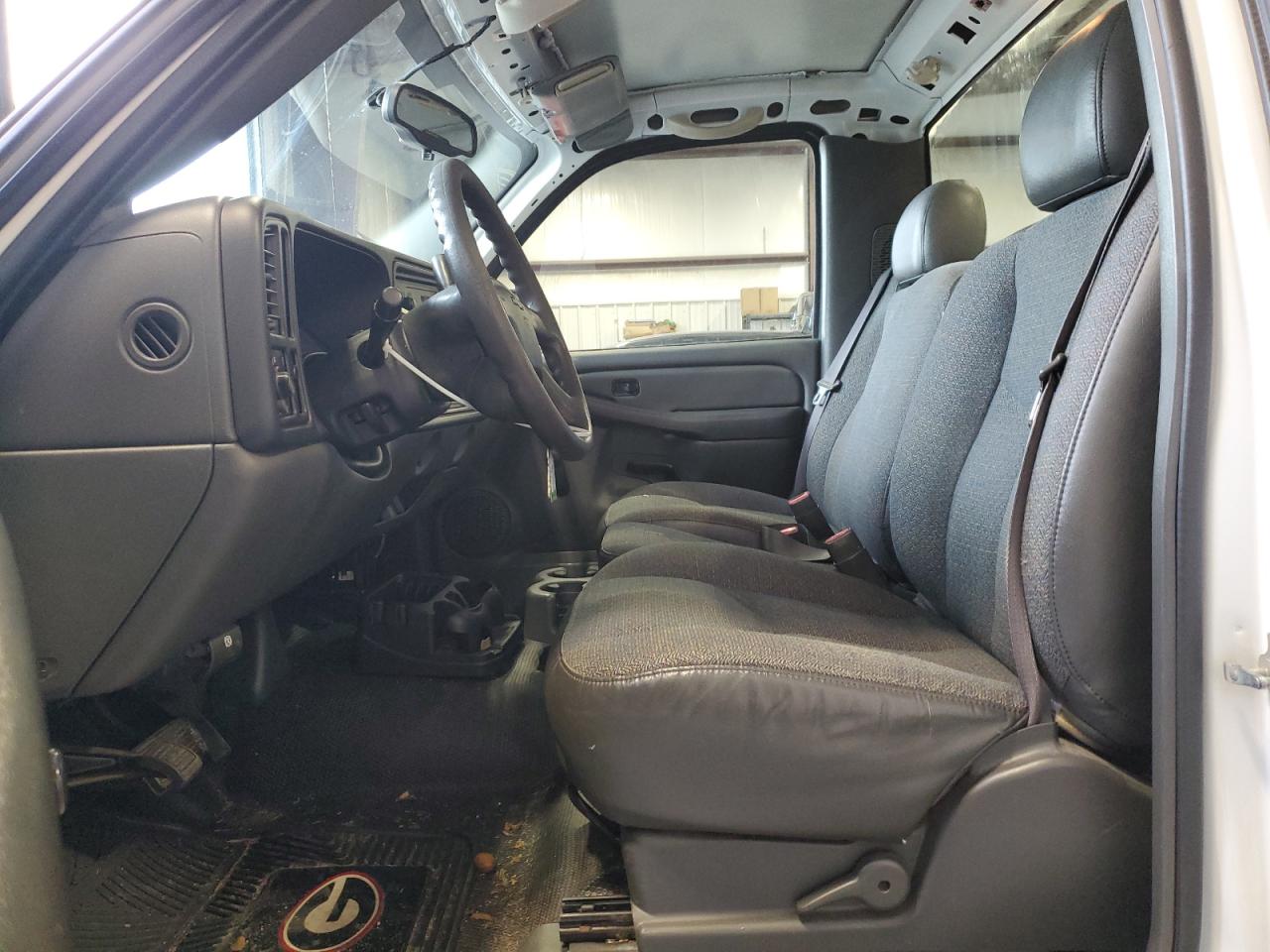 2006 Chevrolet Silverado - Image 7