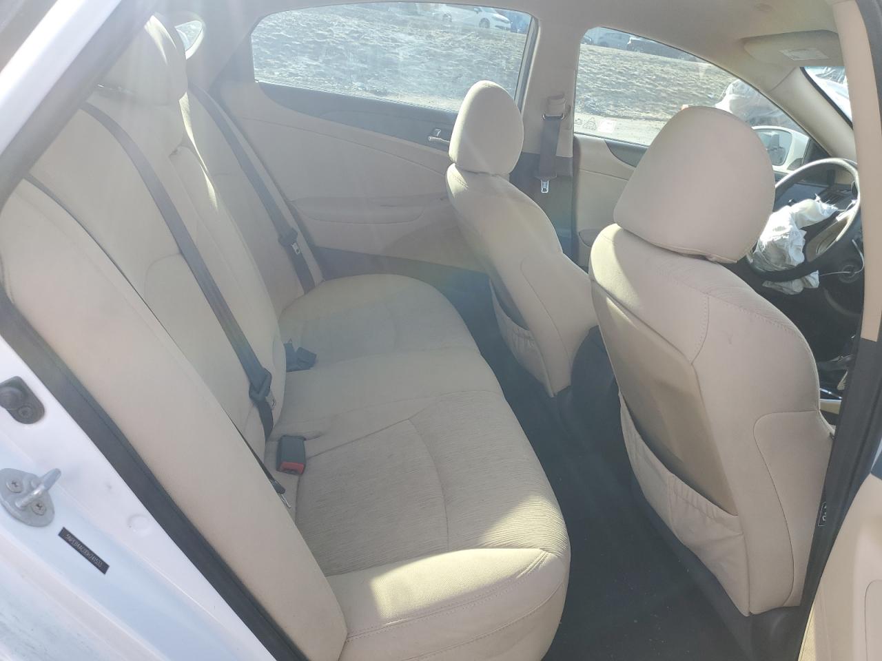 2013 Hyundai Sonata - Image 11