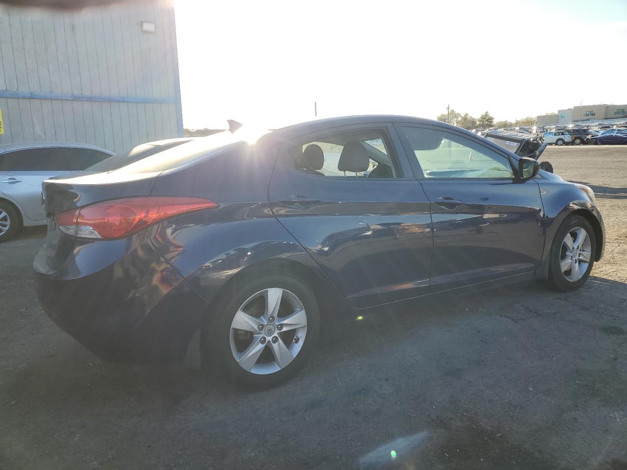 2013 Hyundai Elantra - Image 3