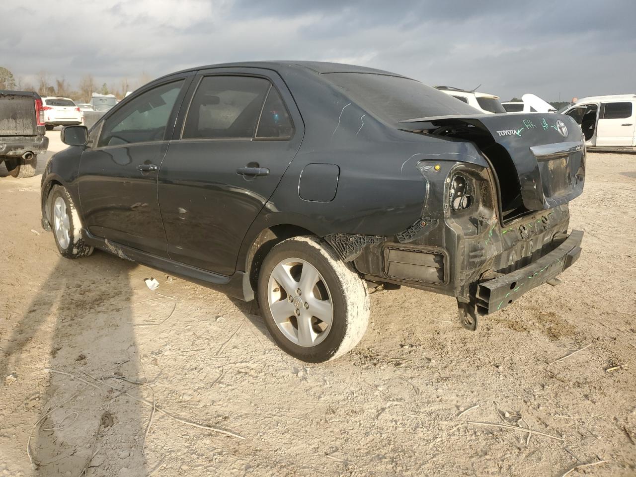 2008 Toyota Yaris - Image 2