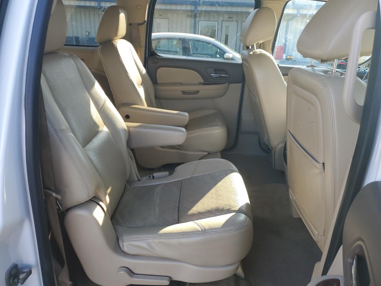 2013 Chevrolet Suburban - Image 11