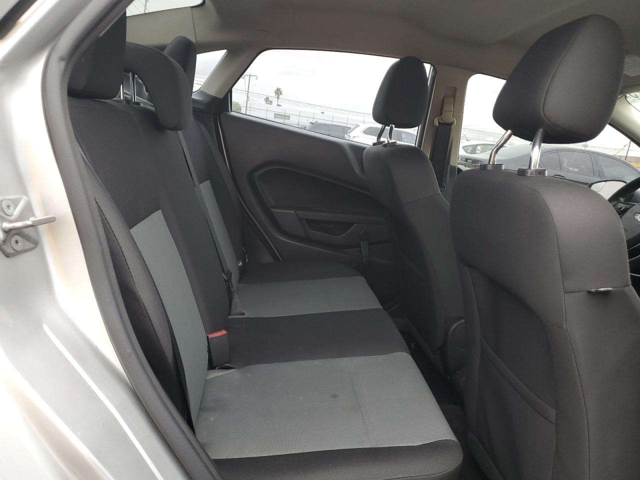 2016 Ford Fiesta - Image 10