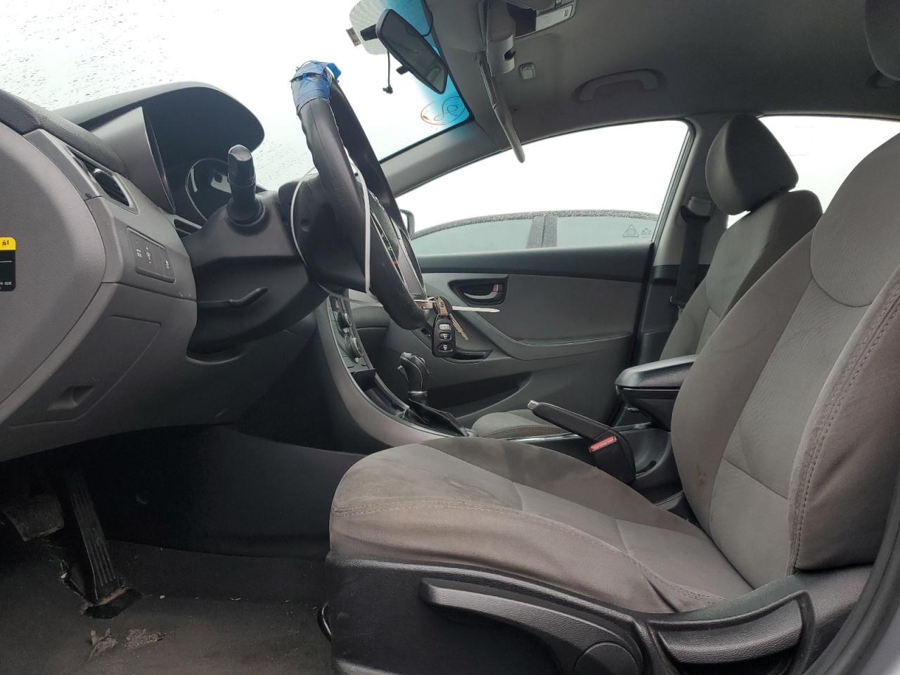 2016 Hyundai Elantra - Image 7