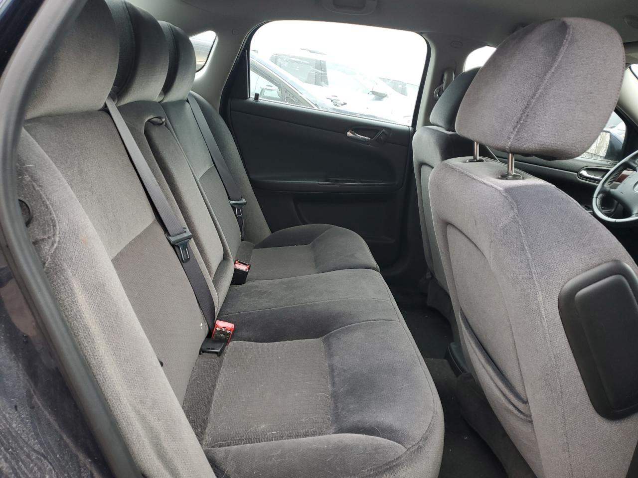 2011 Chevrolet Impala - Image 10