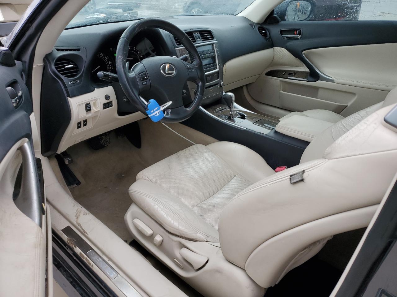 2010 Lexus IS - Image 8