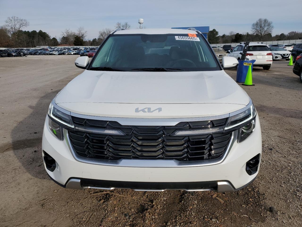 2024 Kia Seltos - Image 5