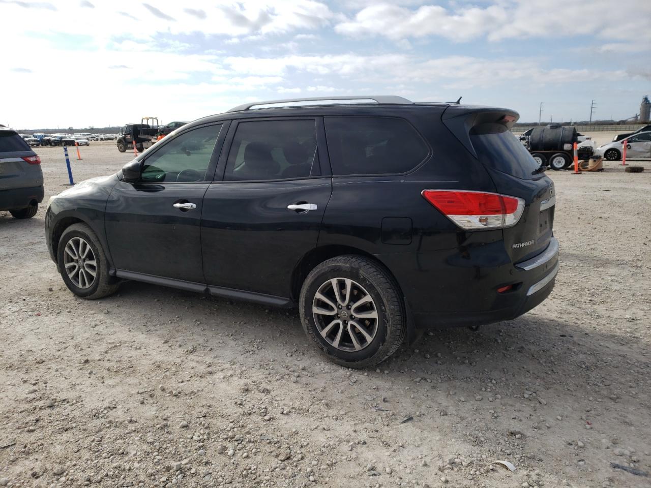 2015 Nissan Pathfinder - Image 2