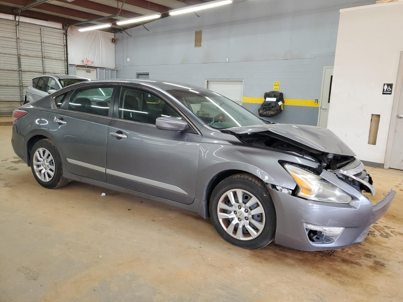 2015 Nissan Altima - Image 4