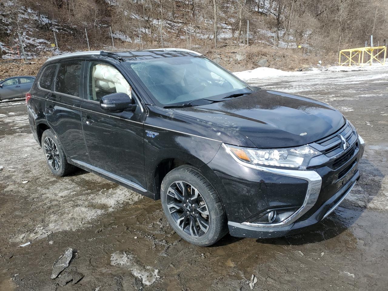 2018 Mitsubishi Outlander - Image 4