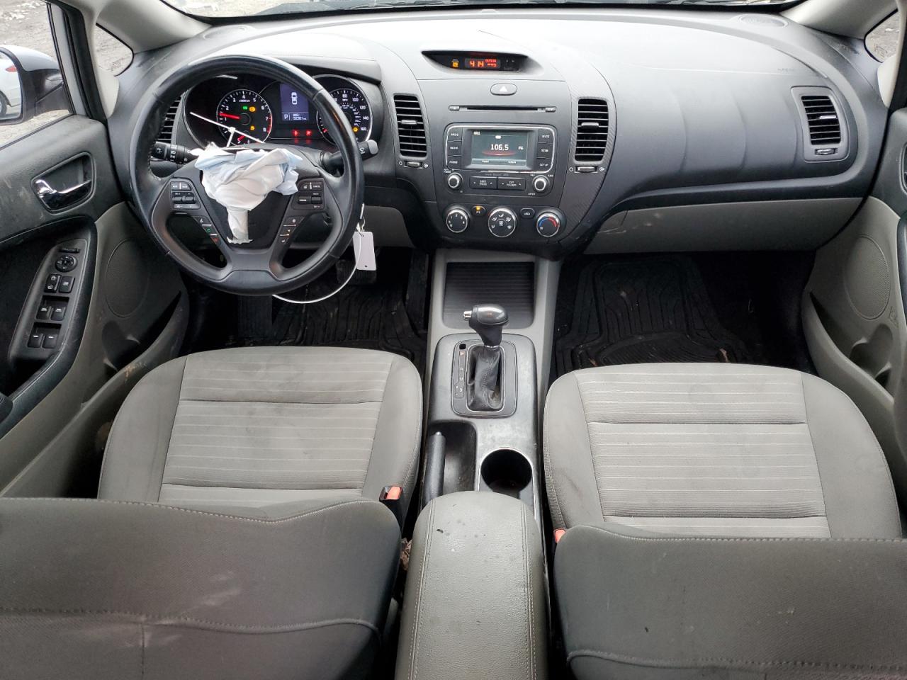 2016 Kia Forte - Image 8