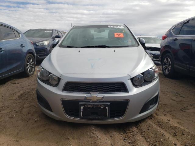 Седаны CHEVROLET SONIC 2016 Серебристый